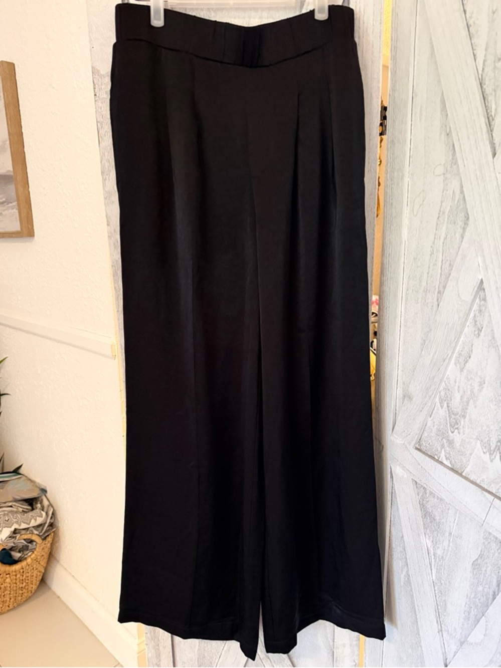 Black Wide Leg Dress Pants. Beautiful and silky feeling! Perfect for any season.